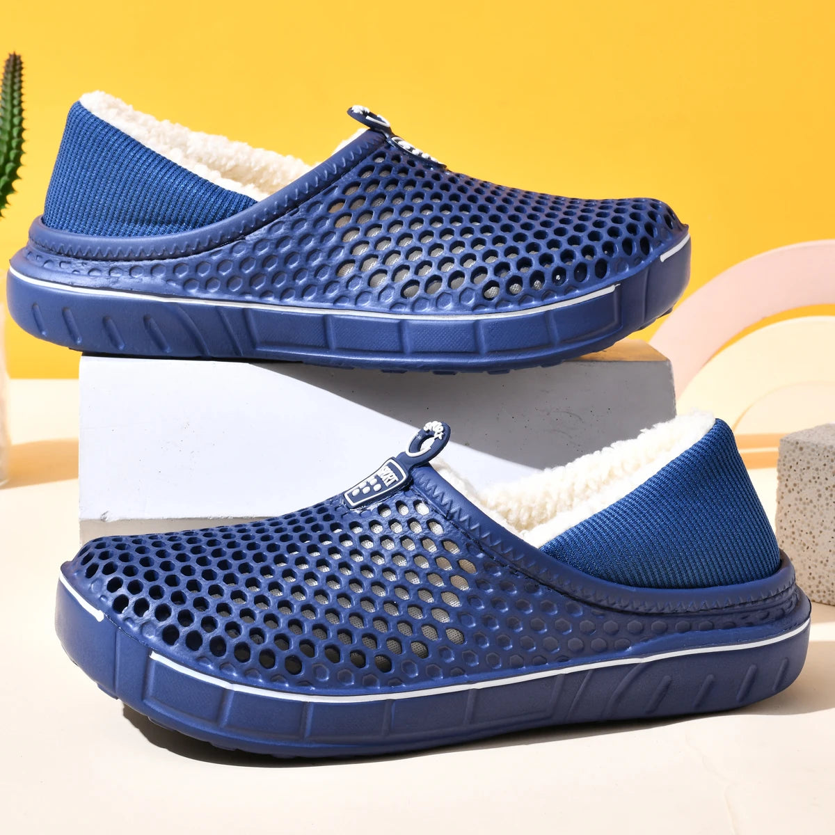 Winter Couple Slippers with Enclosed Back Outdoor Indoor Plush Fleece Lined Anti-Slip Home Shoes for Women Men Solid Color Simpl