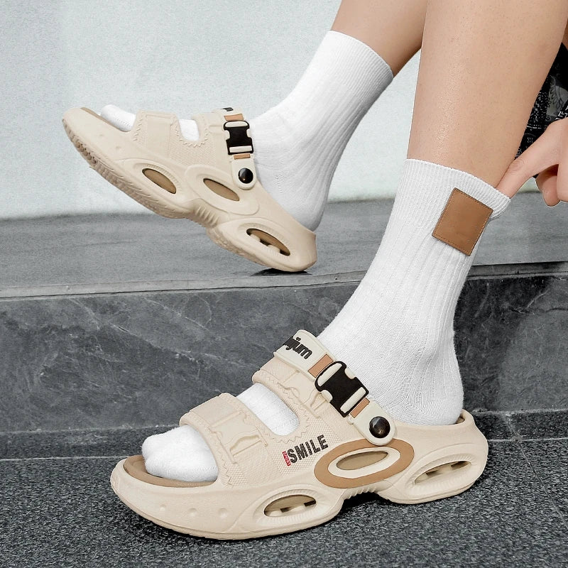 2026 Summer Men's Outdoor Clogs Beach Sandals Breathable Slippers EVA Soft Slides Mens Casual Garden Shoes Male Beach Slippers