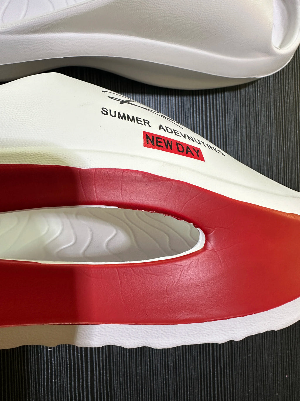 Summer New EVA Slippers for Bathroom, Anti slip and Odor proof Beach, Couple's Outerwear, Clip on Cold Slippers for Men