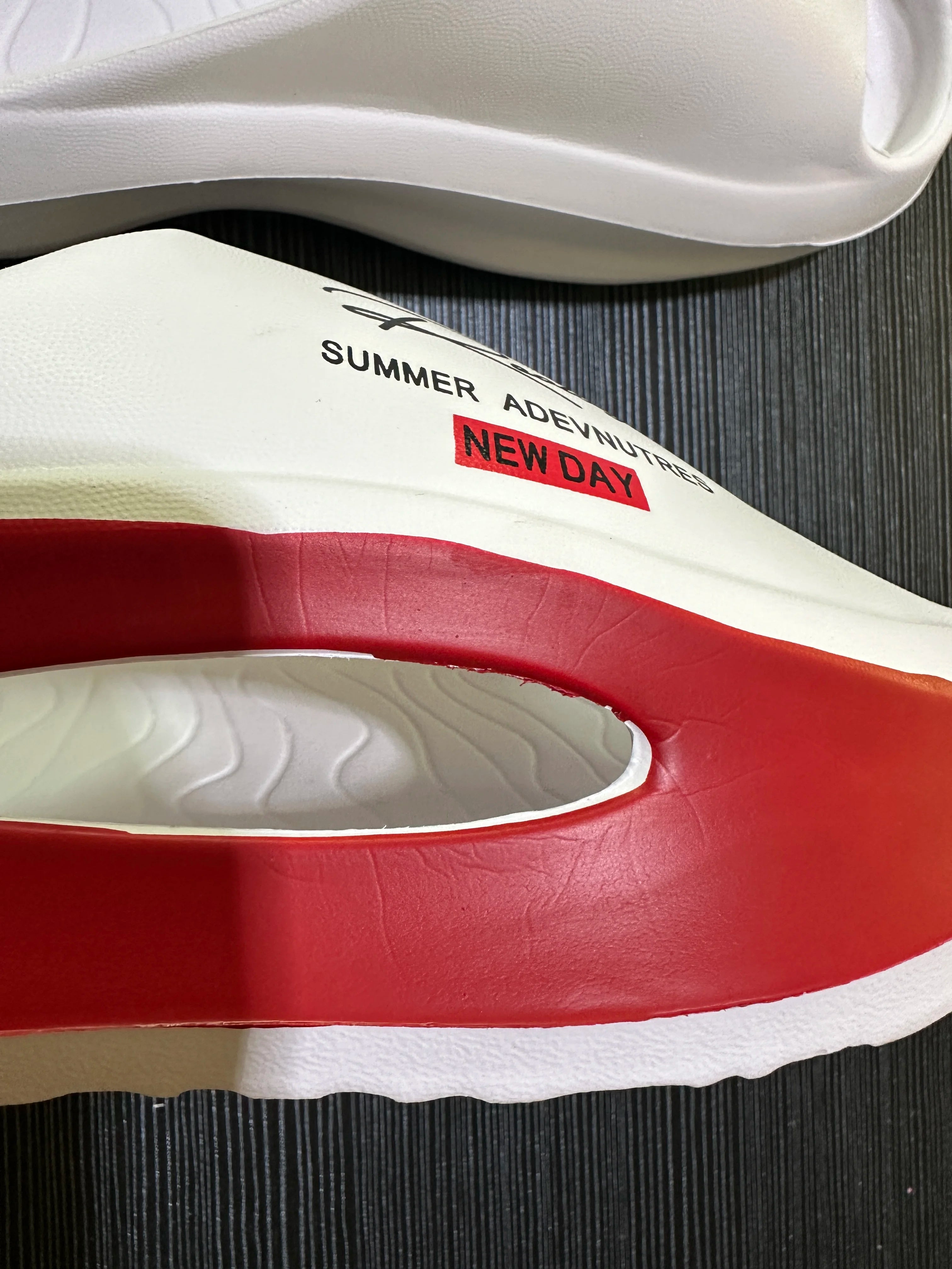 Summer New EVA Slippers for Bathroom, Anti slip and Odor proof Beach, Couple's Outerwear, Clip on Cold Slippers for Men