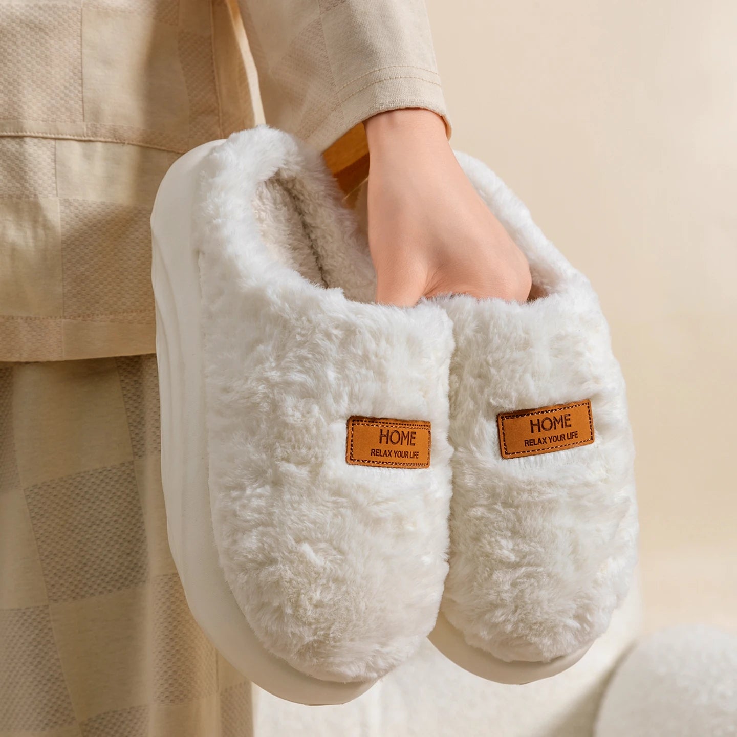 Women's Winter Slippers Indoor Non-Slip, Fleece Lined Warm House Shoes with Thick Soft Sole, Cozy Couples Faux Fur Slides