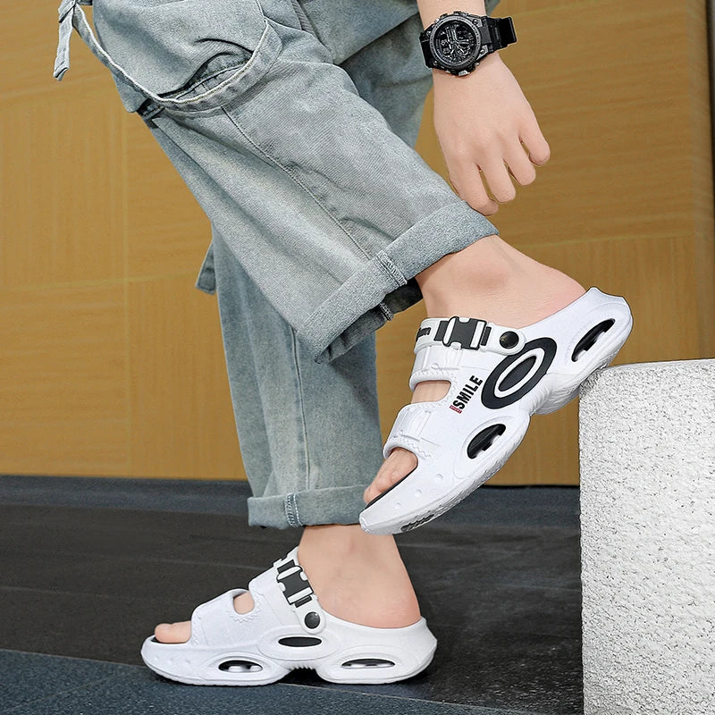 2026 Summer Men's Outdoor Clogs Beach Sandals Breathable Slippers EVA Soft Slides Mens Casual Garden Shoes Male Beach Slippers