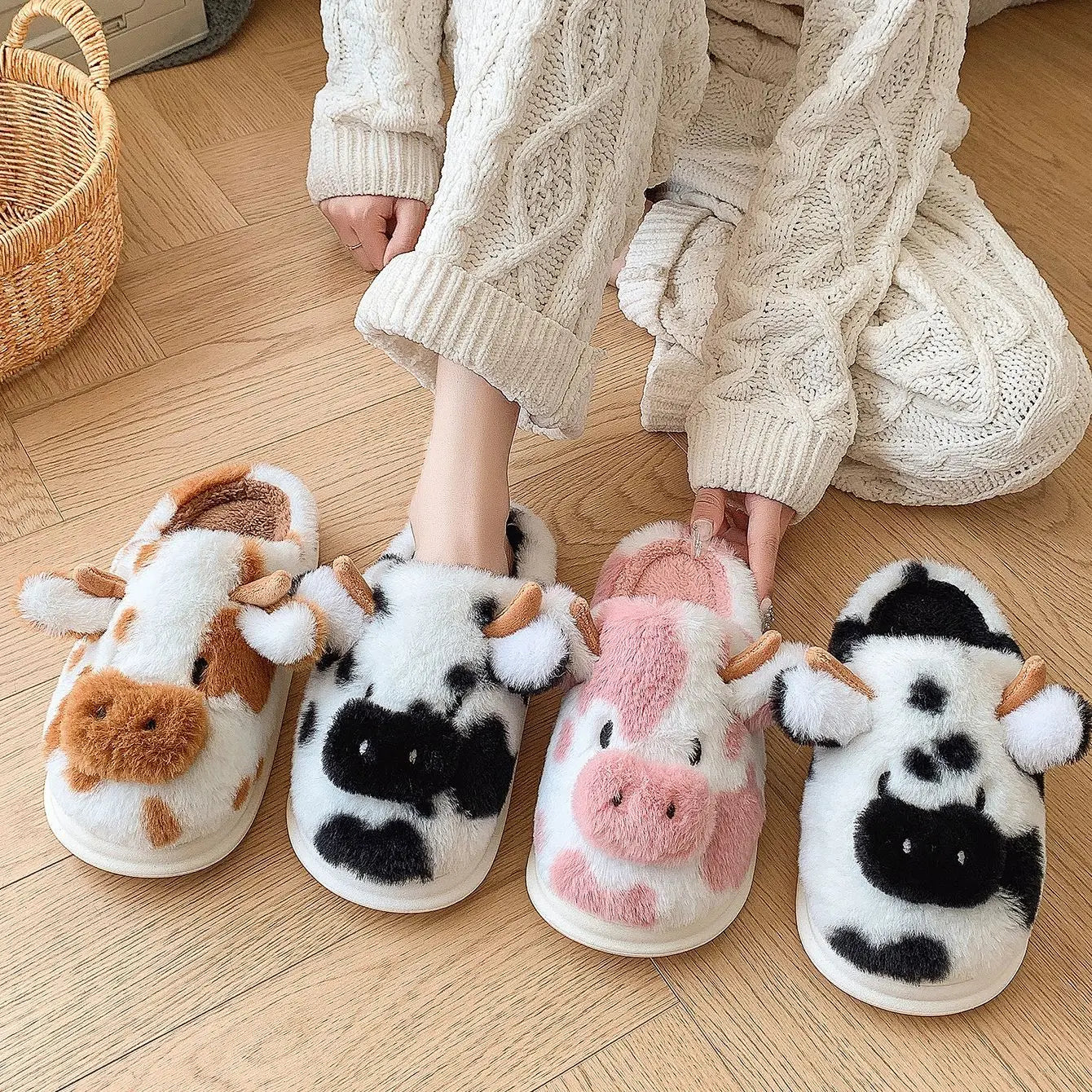 Women's Slippers with Spotted Cow Hair and Indoor Slippers, Warm and Thick-Soled Plush for Autumn and Winter
