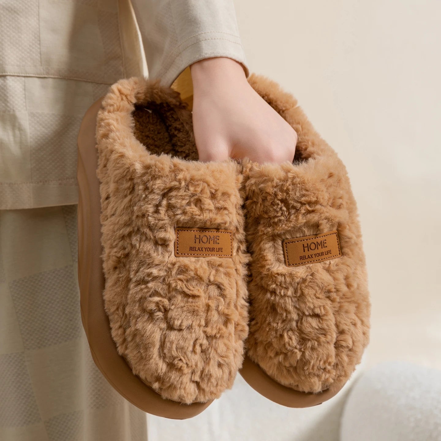 Women's Winter Slippers Indoor Non-Slip, Fleece Lined Warm House Shoes with Thick Soft Sole, Cozy Couples Faux Fur Slides