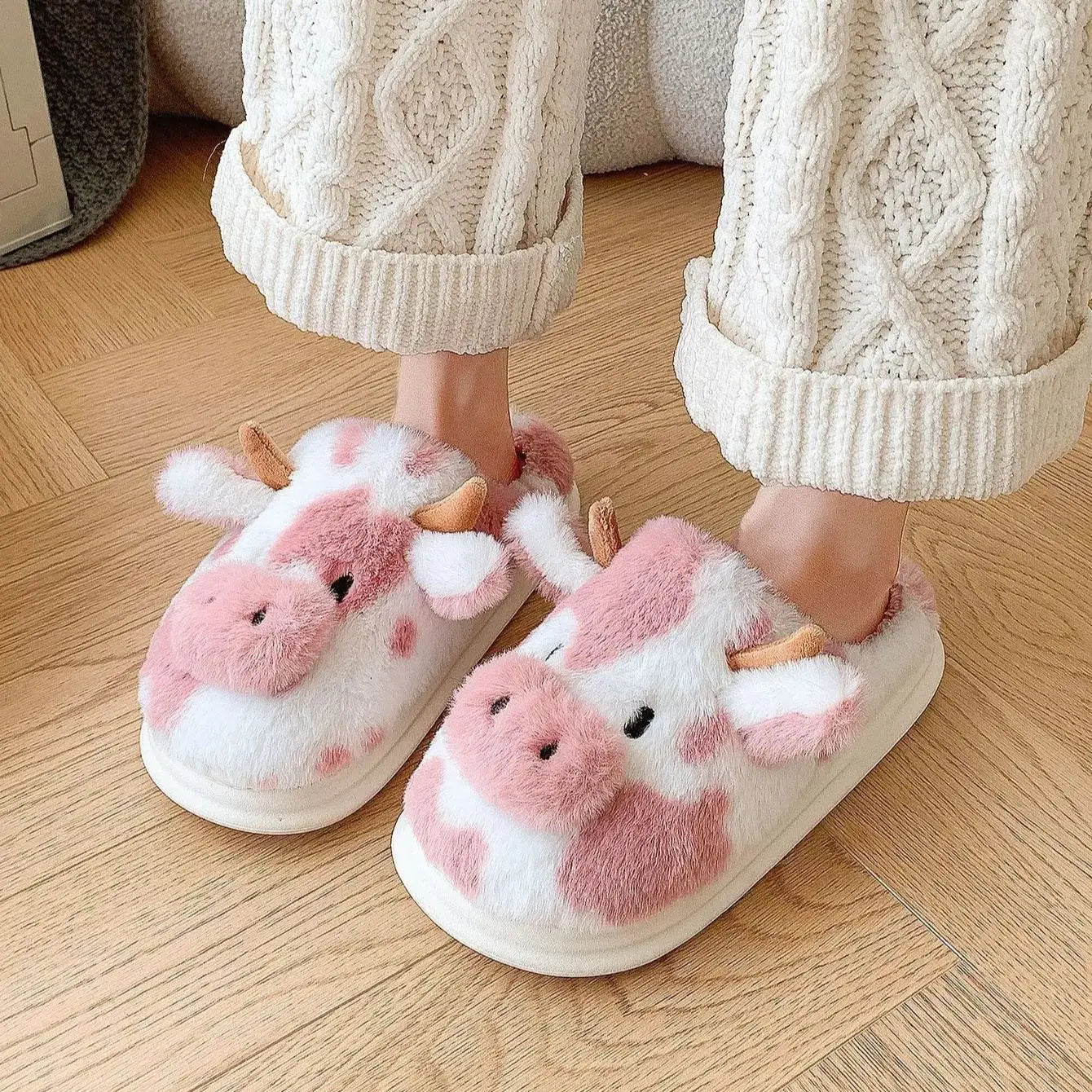 Women's Slippers with Spotted Cow Hair and Indoor Slippers, Warm and Thick-Soled Plush for Autumn and Winter