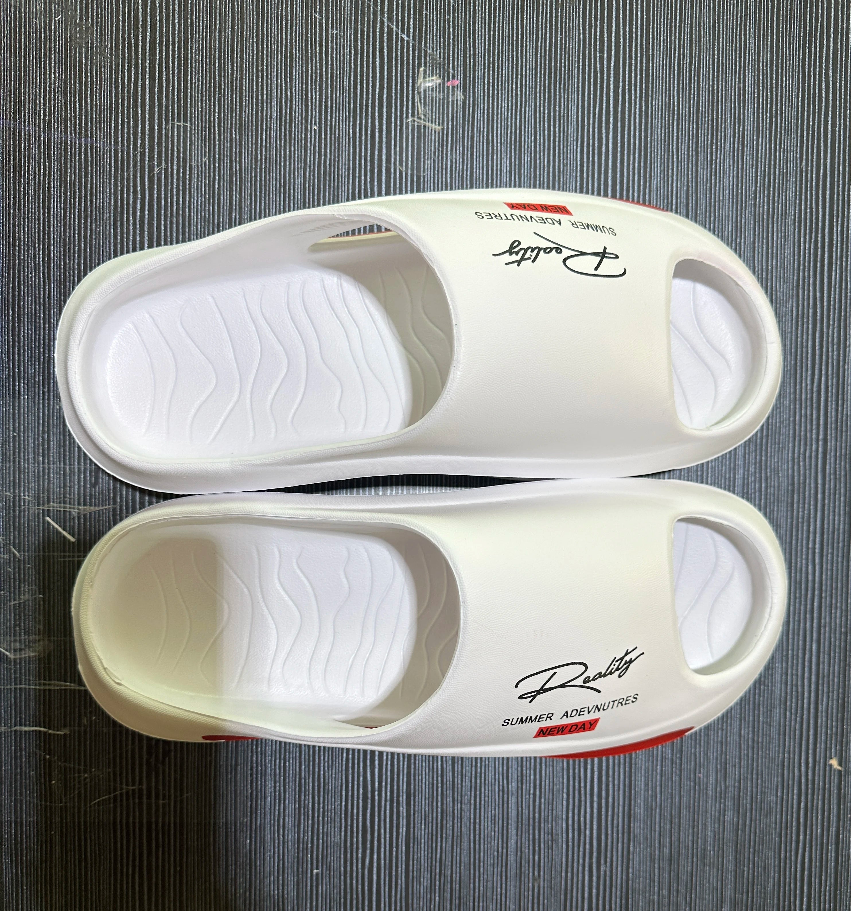 Summer New EVA Slippers for Bathroom, Anti slip and Odor proof Beach, Couple's Outerwear, Clip on Cold Slippers for Men